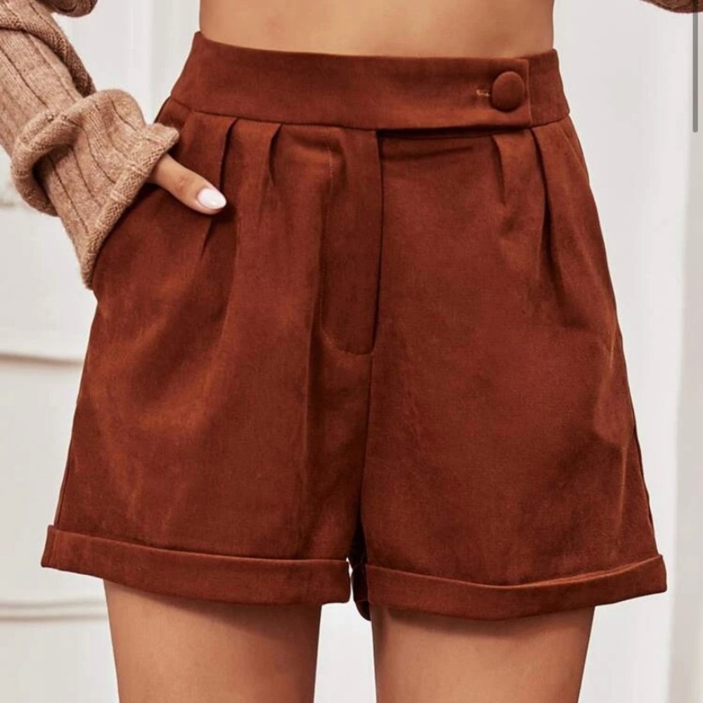 SHEIN Solid Slant Pocket Suede Shorts